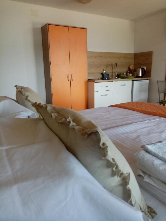 Studio Apartman Bel Vedere Motovun Exterior foto