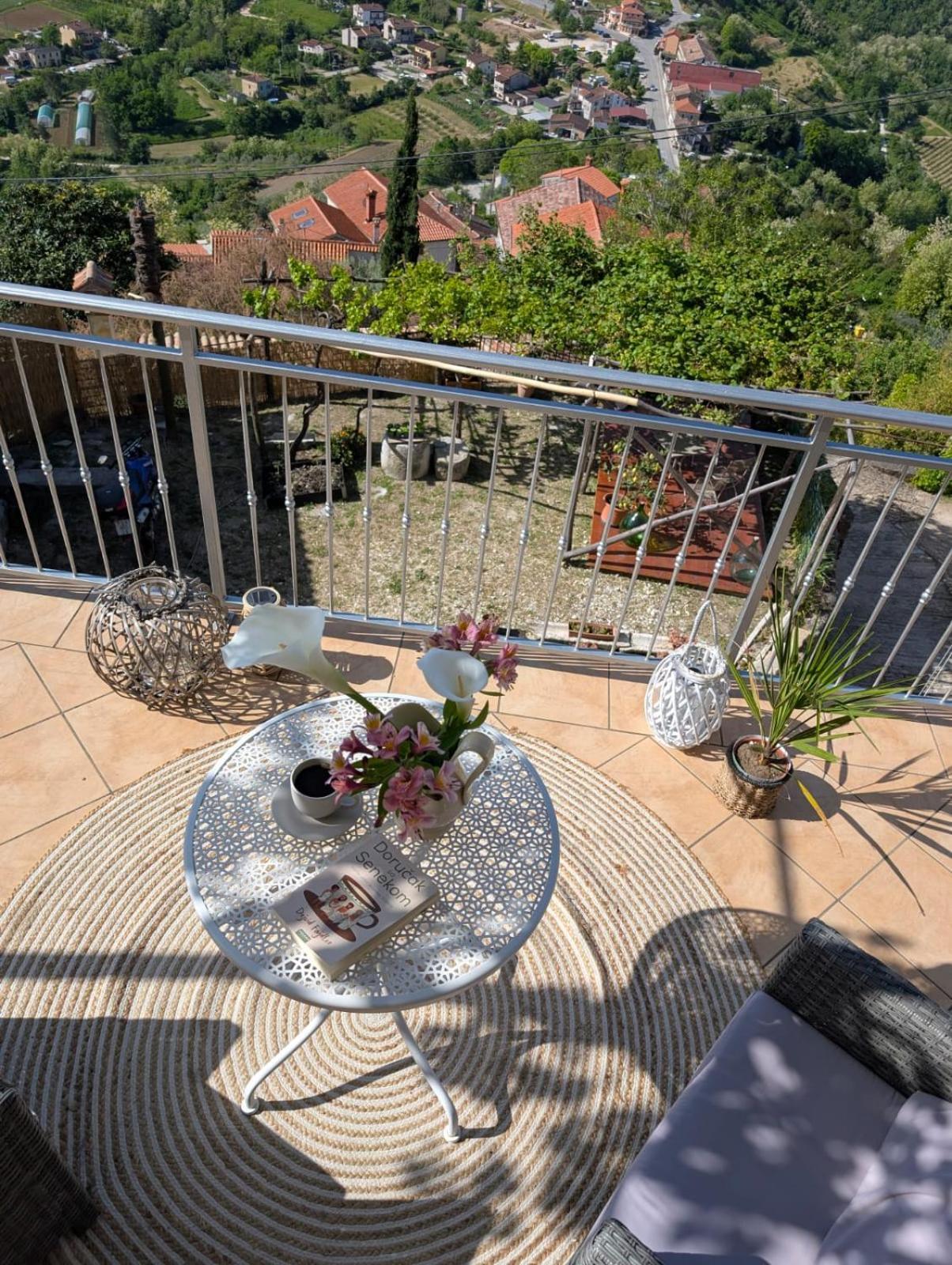 Studio Apartman Bel Vedere Motovun Exterior foto